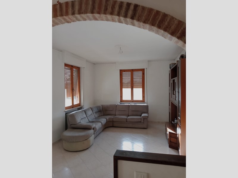 Quadrilocale in Vendita a Sovicille, zona Rosia, 180'000€, 150 m²