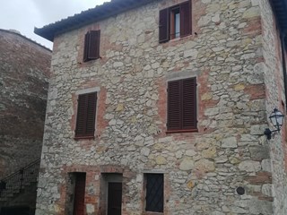 Quadrilocale in Vendita a Sovicille, zona San Rocco a Pilli, 250'000€, 170 m², con Box