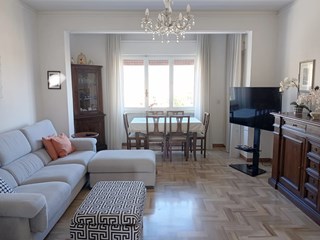 Appartamento in Vendita a San Benedetto del Tronto, zona Centro, 225'000€, 130 m²