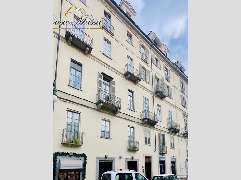 Appartamento in Vendita a Torino, 565'000€, 200 m²