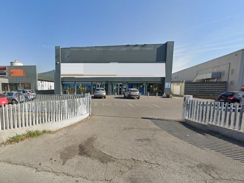 Capannone in Vendita a Calcinaia, 688'500€, 3665 m²