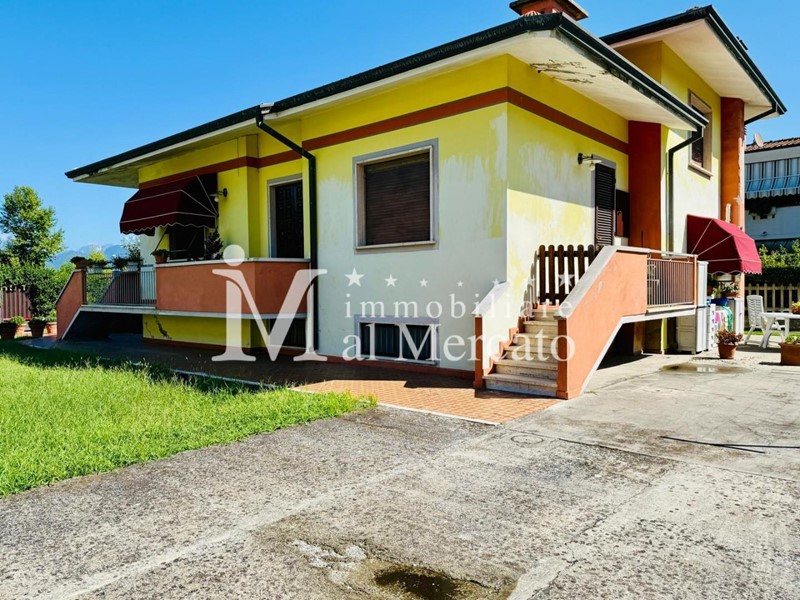 Casa Semi Indipendente in Vendita a Viareggio, zona Torre Del Lago Puccini, 315'000€, 115 m²