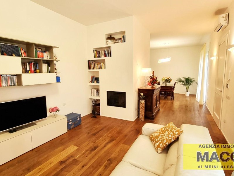 Villa in Vendita a Ponsacco, 399'000€, 130 m², con Box