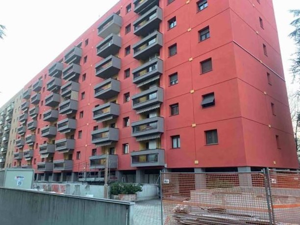 Trilocale in Vendita a Milano, 135'600€, 68 m², con Box