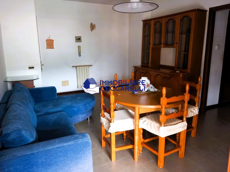 Trilocale in Vendita a Massa, zona Romagnano, 182'000&euro;, 80 m², arredato, con Box