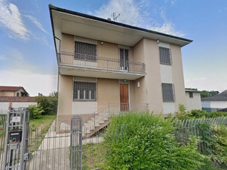 Appartamento in Vendita a Lungavilla, 75'937€, 310 m², con Box