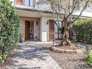 Villetta a schiera in Vendita a Santa Croce sull'Arno, 230'000€, 130 m², con Box