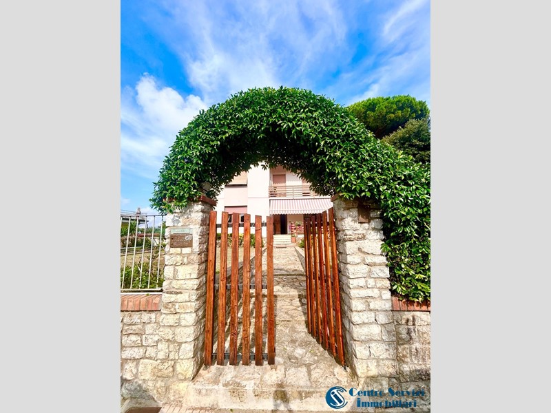 Appartamento in Vendita a Pisa, zona Marina di Pisa, 570'000€, 120 m², con Box