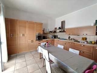Quadrilocale in Vendita a Carrara, zona Marina di Carrara, 249'000€, 100 m², arredato