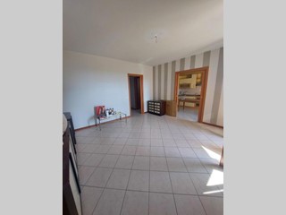 Appartamento in Vendita a Castelfranco di Sotto, 145'000€, 90 m², arredato, con Box