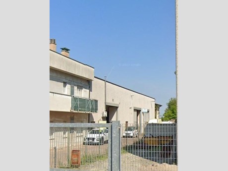 Capannone in Vendita a Robecco sul Naviglio, 177'075€, 583 m²
