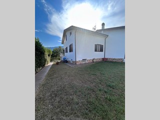 Casa Indipendente in Vendita a Aulla, 275'000€, 210 m², arredato