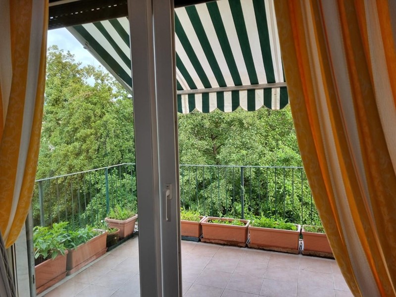 Appartamento in Vendita a Massa, zona Marina di Massa, 450'000&euro;, 92 m², arredato, con Box