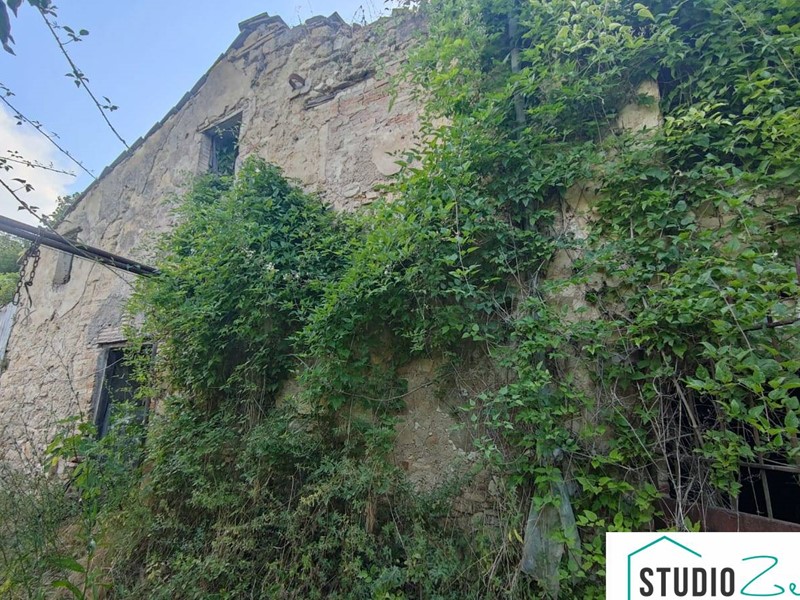 Rustico in Vendita a Amelia, 79'000€, 100 m²