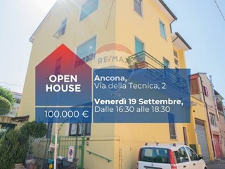 Appartamento in Vendita a Ancona, 100'000€, 84 m²