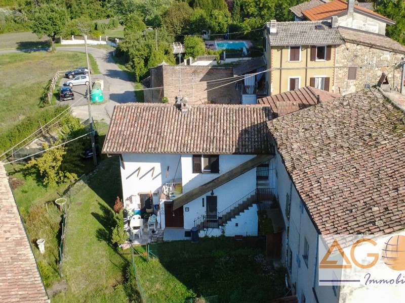 Casa Indipendente in Vendita a Avolasca, 78'000€, 90 m²