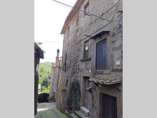 Trilocale in Vendita a Viterbo, 45'000€, 70 m²