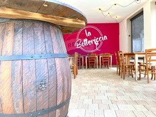 Attività commerciale in Vendita a Udine, 145 m²