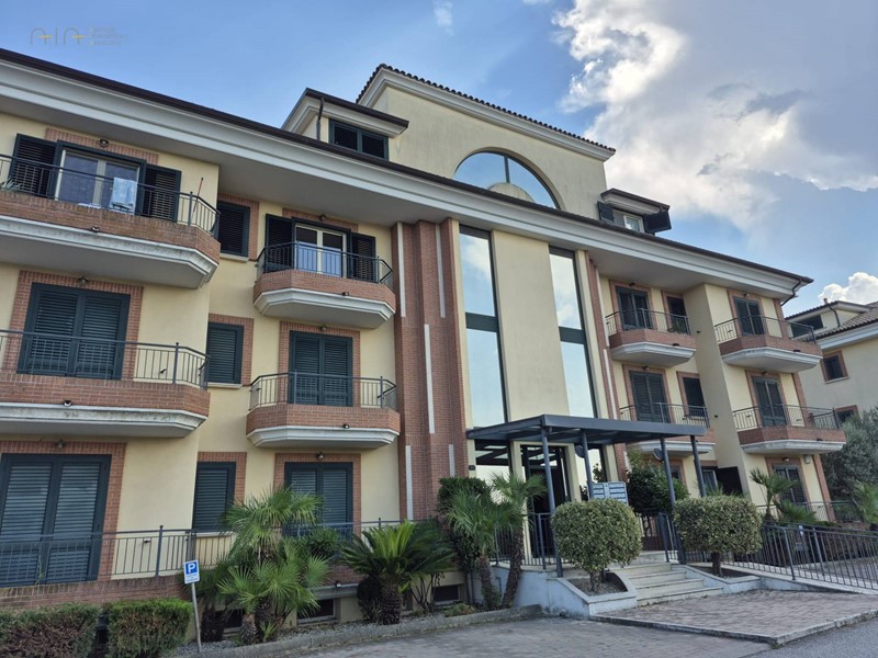 Quadrilocale in Vendita a Sant'Egidio alla Vibrata, 103'000€, 78 m²