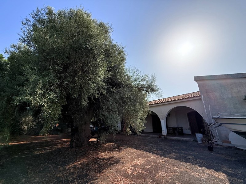 Villa in Vendita a Siracusa, 300'000&euro;, 151 m²