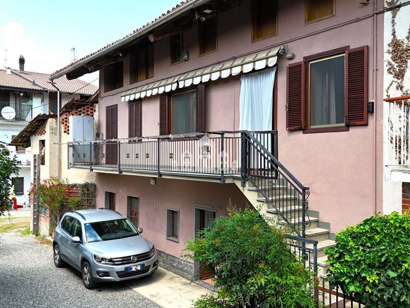 Casa Indipendente in Vendita a Pavone Canavese, 95'000€, 100 m²