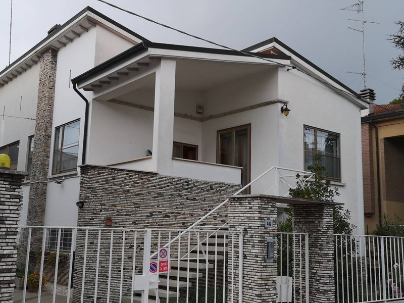 Casa Indipendente in Vendita a Ravenna, 415'000€, 240 m²