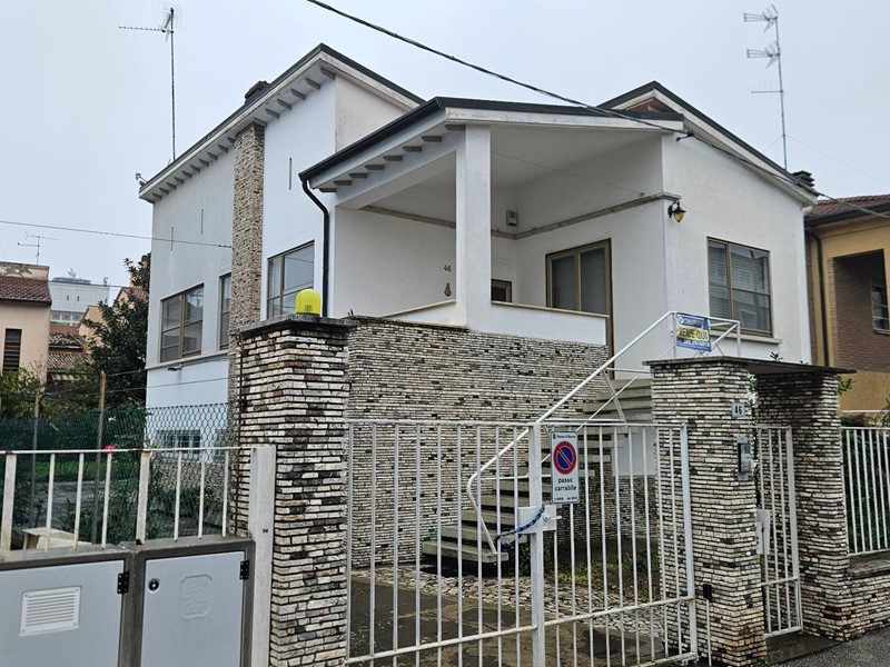 Casa Indipendente in Vendita a Ravenna, 399'000&euro;, 240 m²
