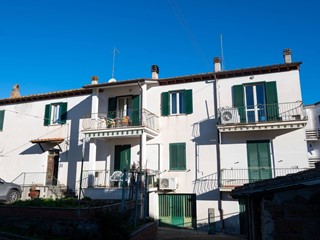 Quadrilocale in Vendita a Graffignano, 85'000€, 140 m²