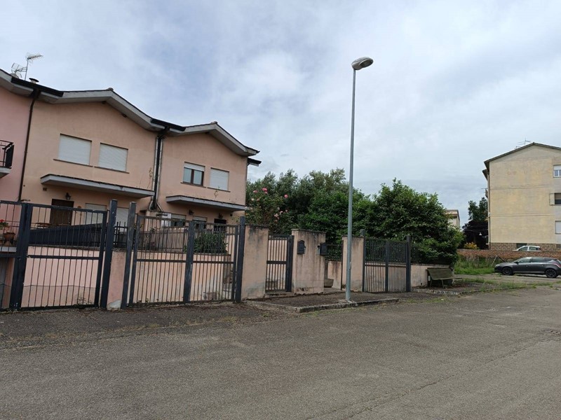Villetta a schiera in Vendita a Graffignano, 140'000€, 210 m²