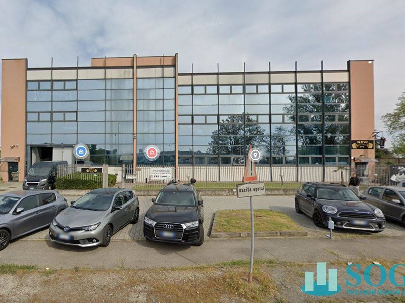 Capannone in Affitto a Buccinasco, 4'000€, 600 m²