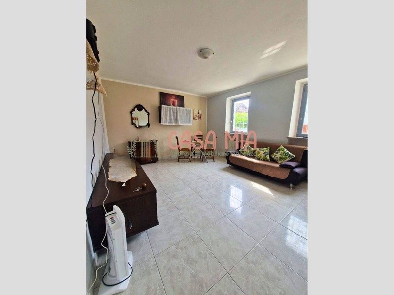 Casa Semi Indipendente in Vendita a Calendasco, 110'000€, 180 m²