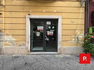 Immobile commerciale in Affitto a Caserta, 800€, 80 m²