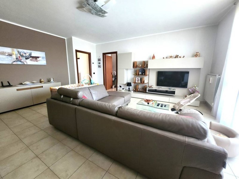 Quadrilocale in Vendita a Casteggio, 149'000€, 140 m²