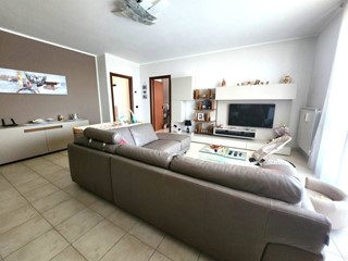 Quadrilocale in Vendita a Casteggio, 149'000€, 140 m²