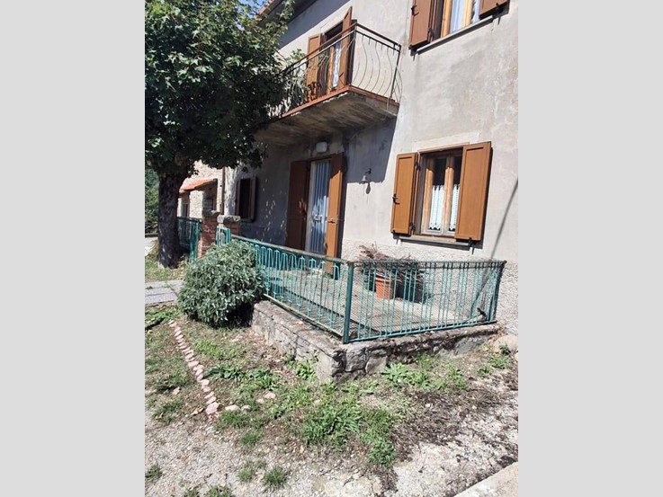 Appartamento in Vendita a Chiusi della Verna, 55'000€, 100 m²