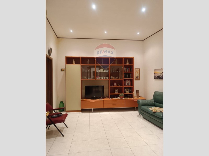 Quadrilocale in Vendita a Catania, 80'000&euro;, 94 m²
