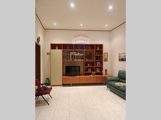 Quadrilocale in Vendita a Catania, 80'000&euro;, 94 m²