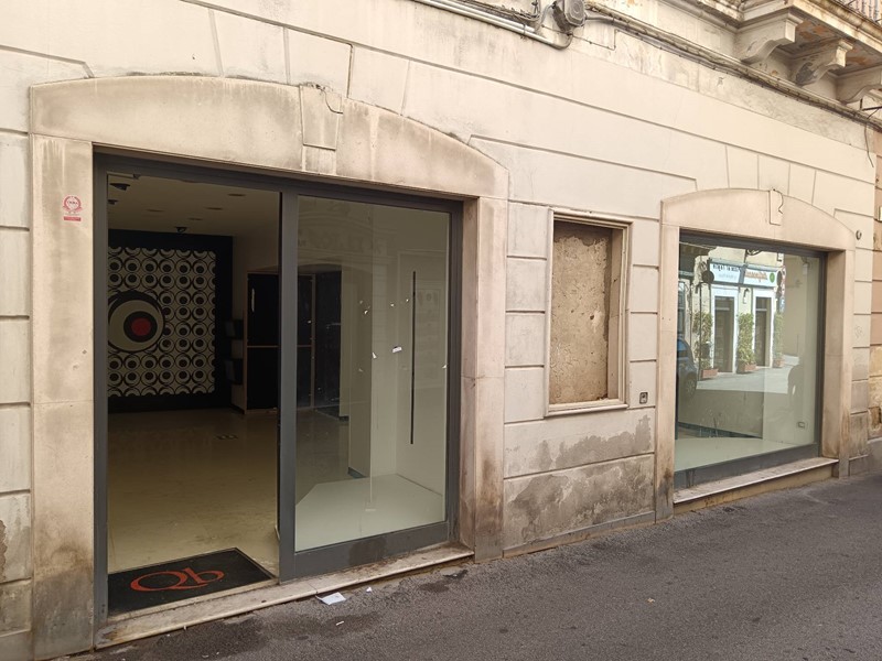 Attività commerciale in Vendita a Chieti, 110'000€, 66 m²