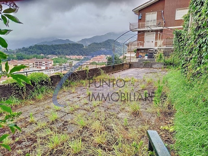 Appartamento in Vendita a Cogorno, 180'000€, 230 m²