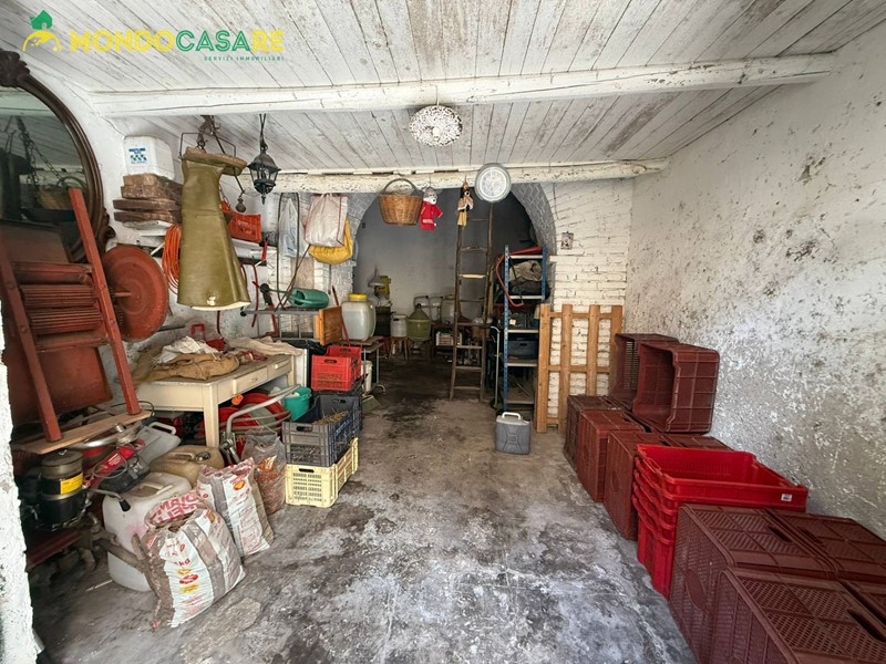 Magazzino in Vendita a Palombara Sabina, 9'500&euro;, 32 m²