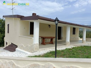 Casa Indipendente in Vendita a Palombara Sabina, 239'000&euro;, 193 m²