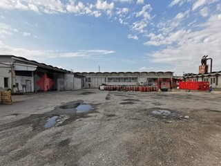 Capannone in Vendita a Cerea, 350'000€, 1750 m²