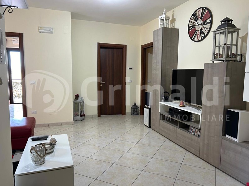 Quadrilocale in Vendita a San Nicola Manfredi, 160'000€, 120 m², con Box