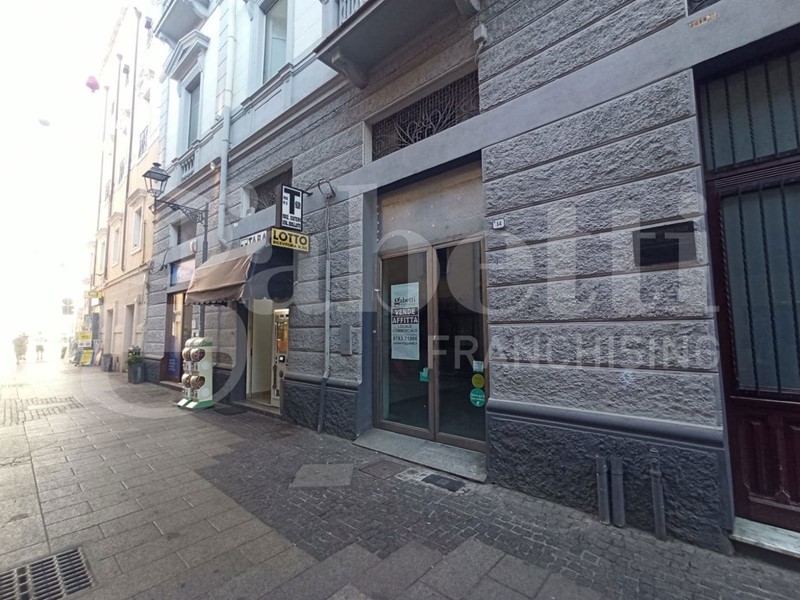 Negozio in Vendita a Oristano, 90'000€, 30 m²