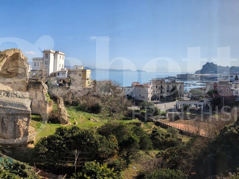 Casa Indipendente in Vendita a Bacoli, 259'000€, 140 m²