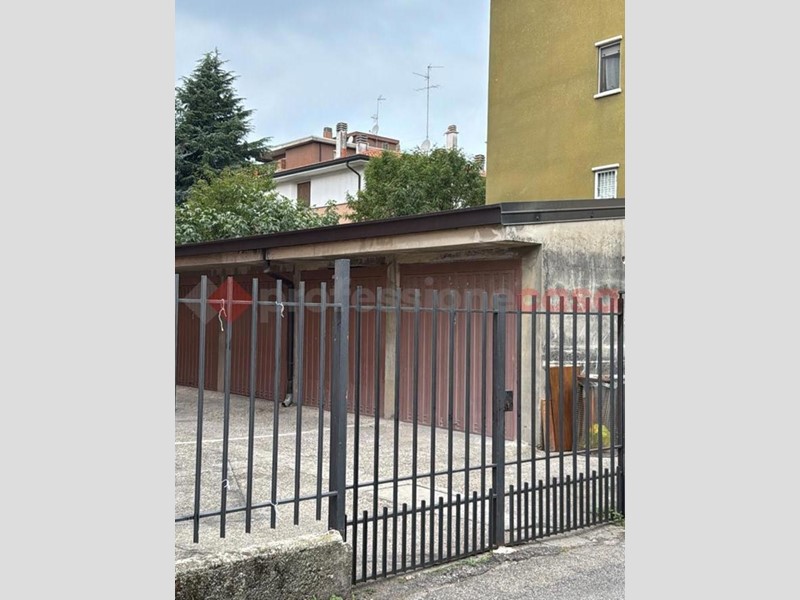 Box in Vendita a Pioltello, 15'000€, 12 m²