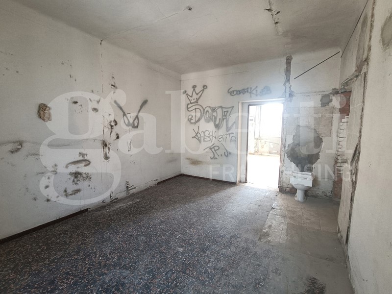 Bilocale in Vendita a Milano, 155'000€, 52 m²