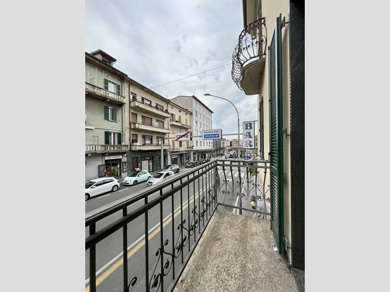 Appartamento in Vendita a Como, 105'000€, 71 m²