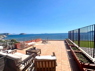 Trilocale in Vendita a Pozzuoli, 395'000€, 98 m², arredato