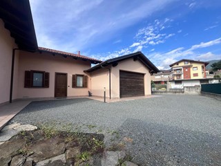 Villa in Vendita a Giaveno, 350'000€, 200 m²